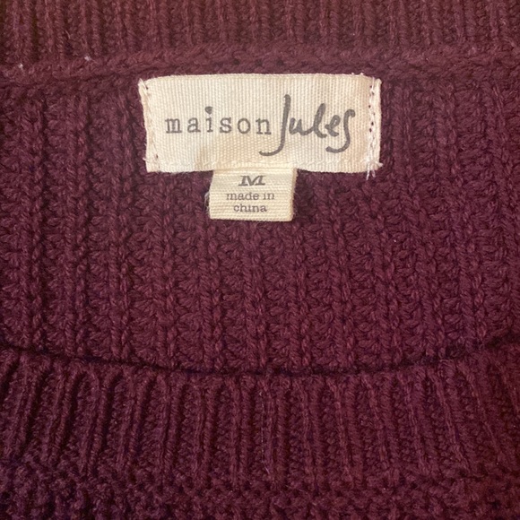 Woman’s burgundy sweater - Picture 3 of 5